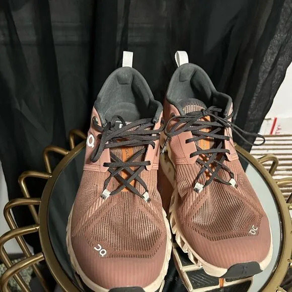 ON Running X 3 Shift Sneakers