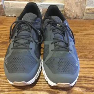 ON Running Cloud Trainer Sneakers