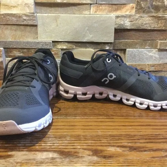 ON Running Cloud Trainer Sneakers