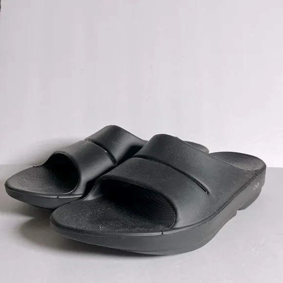 OOFOS OOahh Black Comfort Recovery Sport Slide Sandals