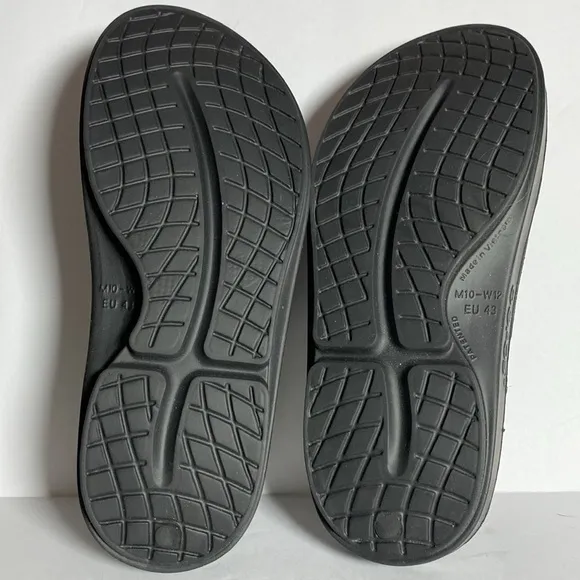 OOFOS OOahh Black Comfort Recovery Sport Slide Sandals