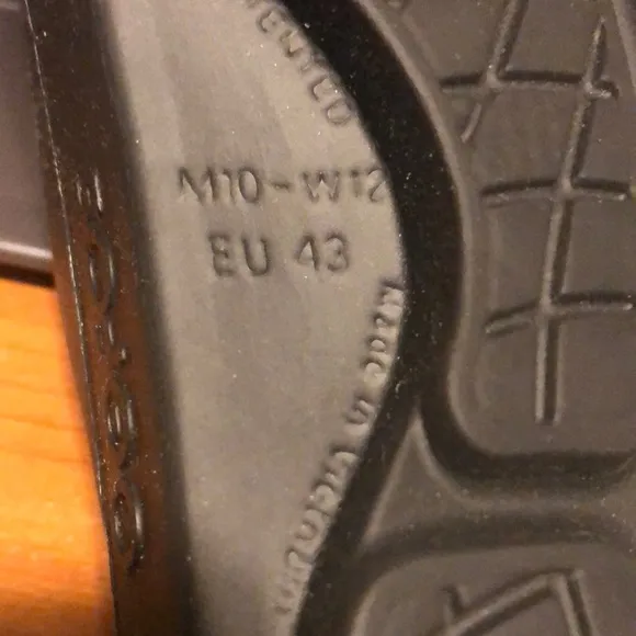 OOFOS OOahh Black Comfort Recovery Sport Slide Sandals