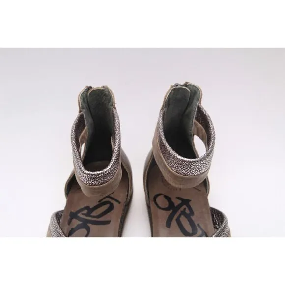 Otbt Sandals Strappy Leather Womens Shoes Back Zip Sz 8.5