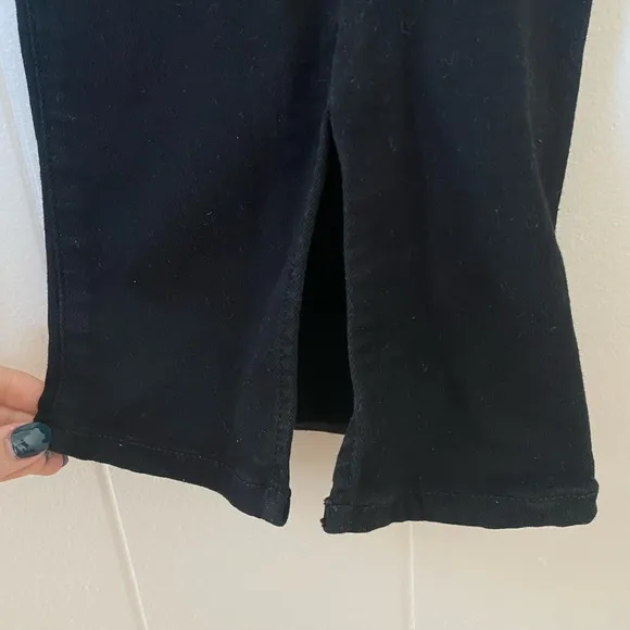 Paige High Rise Manhattan Jeans in Black Shadow Size 32 Gently Used