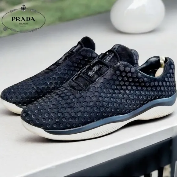 PRADA-AUTHENTIC-RARE WOMANS CALZATURE SPORT SNEAKERS. Black-Sz EU 35-US 5