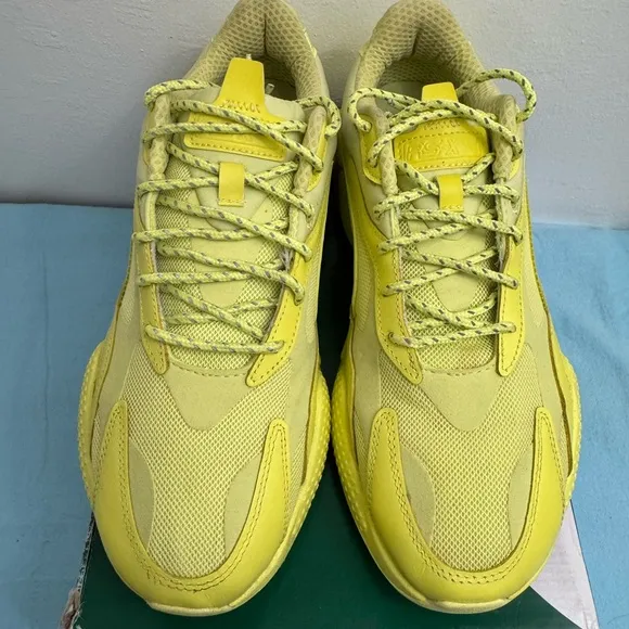 PUMA size 10.5  AMG PETRONAS Motorsport  RUNNING SISTEM