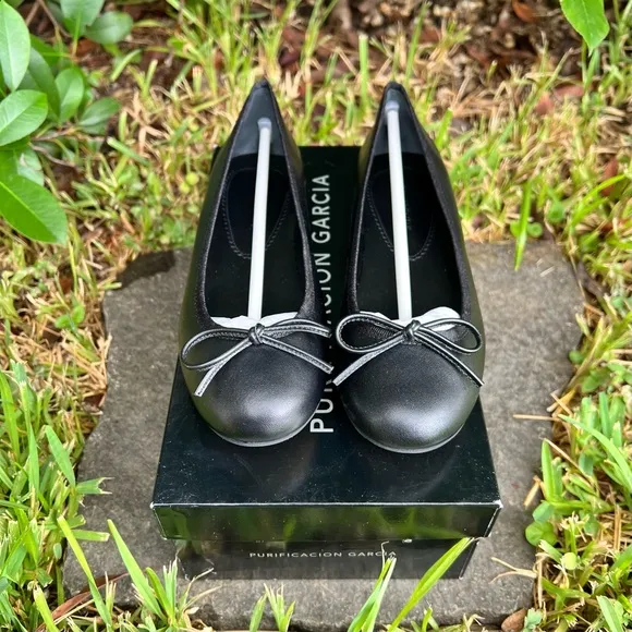 Purificacion Garcia Women’s Ballet Shoes Size 7.5 Black Slip On Flats Leather