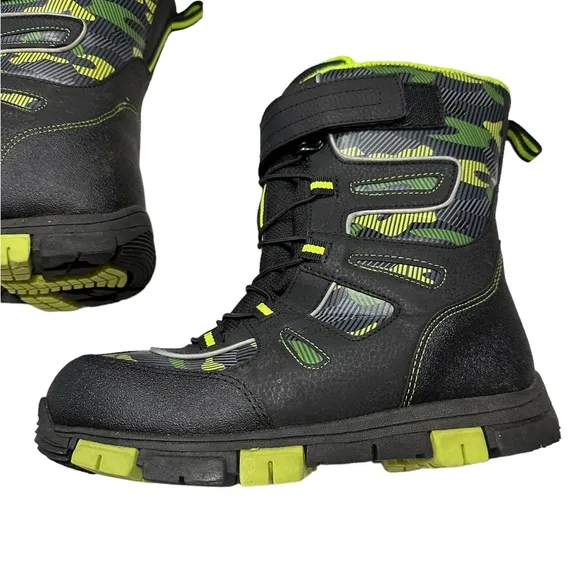 Quest Boys’ Menace Green and Black Boots