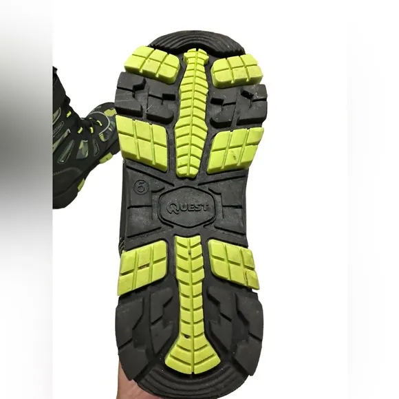Quest Boys’ Menace Green and Black Boots