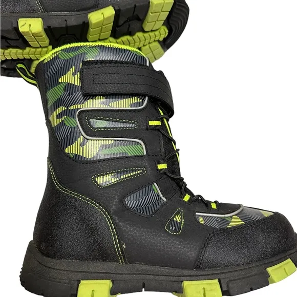 Quest Boys’ Menace Green and Black Boots
