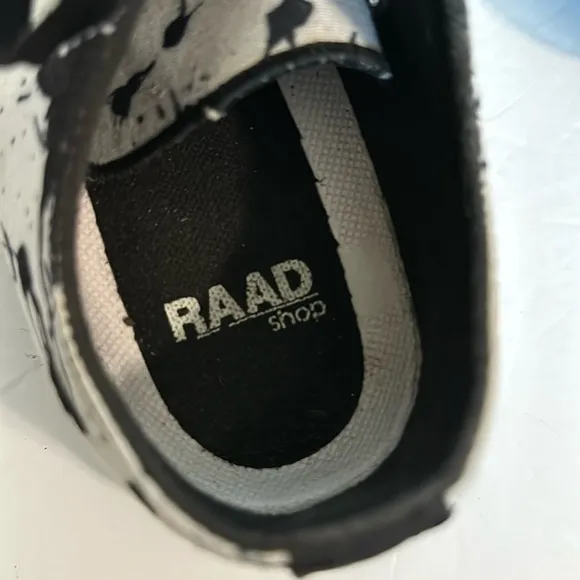 RAAD SHOP BLACK SPLAT TRAINNING MEN’S 8.5 Women’s 10