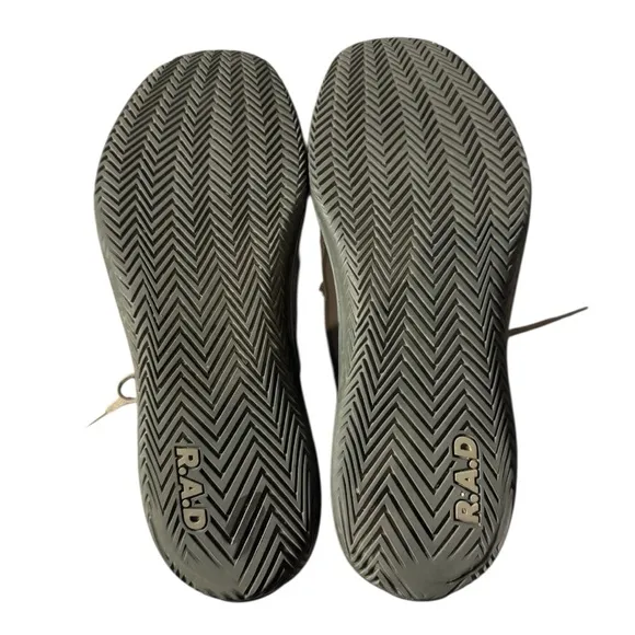 R.A.D. ONE V2 Men’s Sand Storm Shoes in EUC, SIZE 13