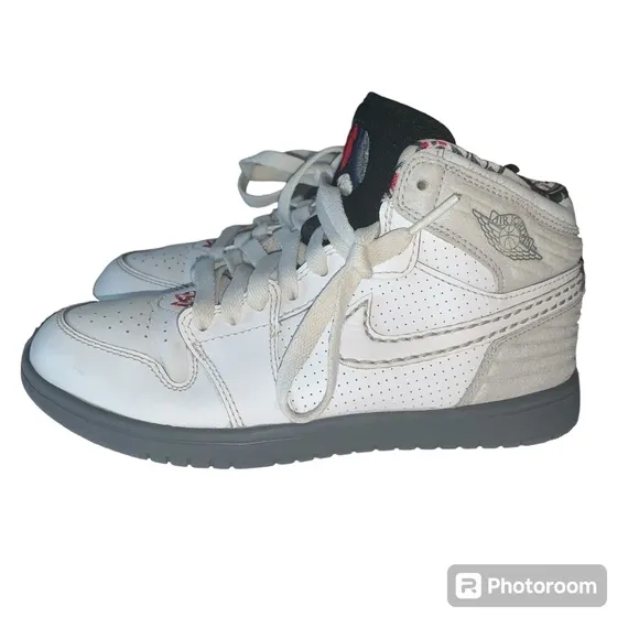 Rare Jordan 1 Retro 93’ Bugs Bunny 580516-107 youth sneakers shoes Sz 3Y