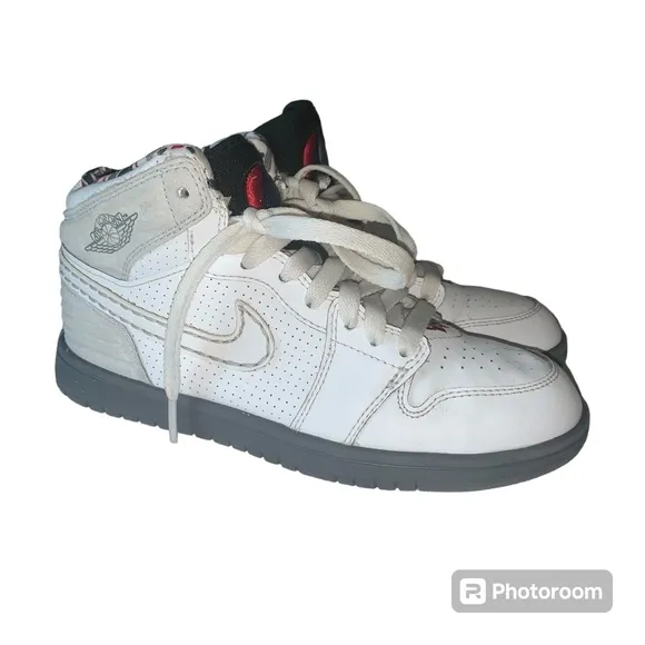 Rare Jordan 1 Retro 93’ Bugs Bunny 580516-107 youth sneakers shoes Sz 3Y