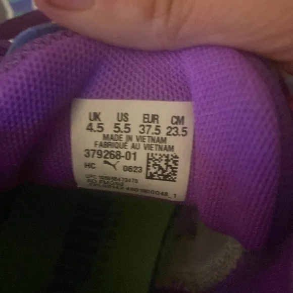 Really cool and great condition basketball shoes/ sneakers.