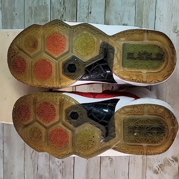 Red‎ Nike LeBron James XII Heart of Lion Youth Size 6.5 Shoes 685181-602