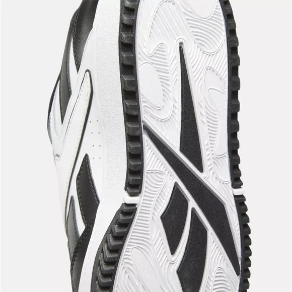 Reebok ATR Chill Men's Shoes/Sneakers | Color: Black/White | NEW/NIB!! 👟