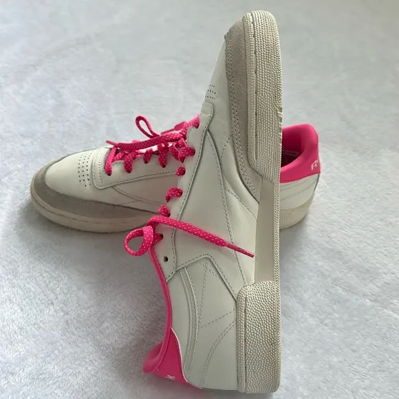 Reebok Club C 85 Women’s Low Top Retro Sporty Casual White Pink Sneakers 10