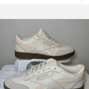 REEBOK Forte Lounger Double Up Sneaker in cream/pink/gum NWT women's