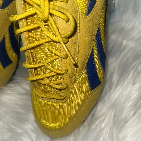 Reebok Women’s Yellow and Blue Sneakers Size 8