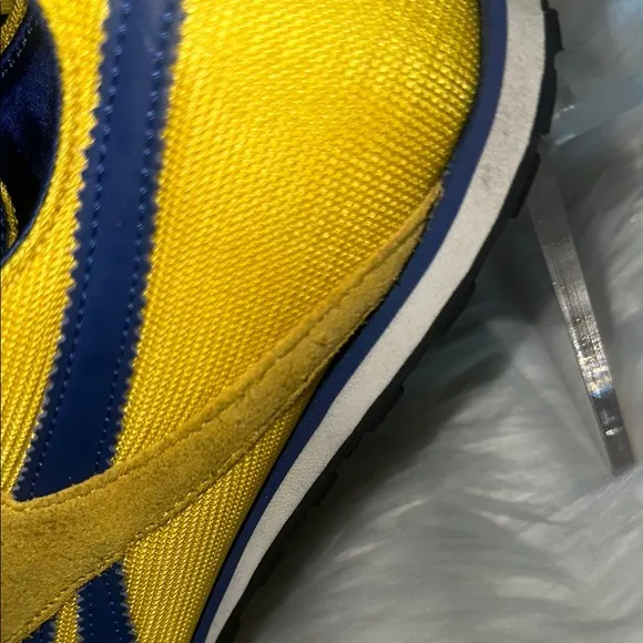 Reebok Women’s Yellow and Blue Sneakers Size 8