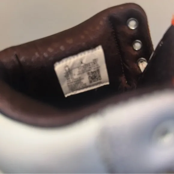 Retro Jordan 2’s Maison Chateau Rouge