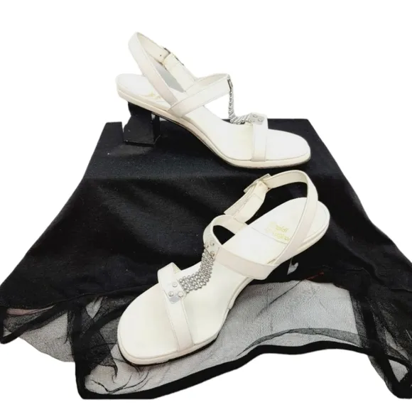 Rinaldi by Luigino/Stra‎ White Sandals - Metal Front Mirror Heels Size Size 6.5