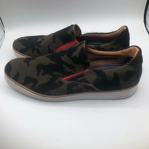Robert Graham men’s calf hair slip on sneakers, army fatigue, pattern, size 13D