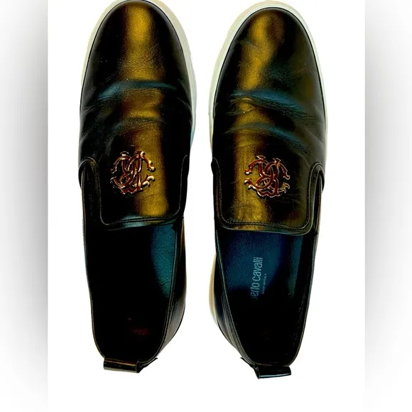 Roberto Cavalli Black Leather  slip on shoes in excellent condition.Size EU 44.