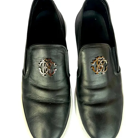 Roberto Cavalli Black Leather  slip on shoes in excellent condition.Size EU 44.
