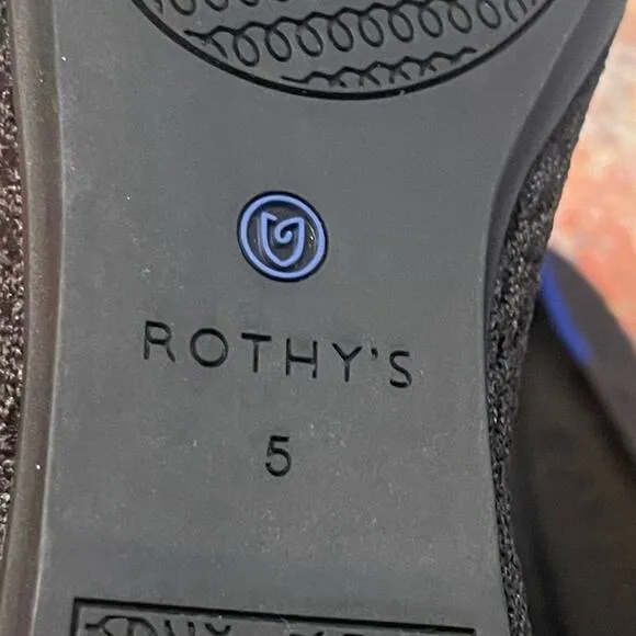 Rothys honeycomb round toe size 5 flat woman’s shoes