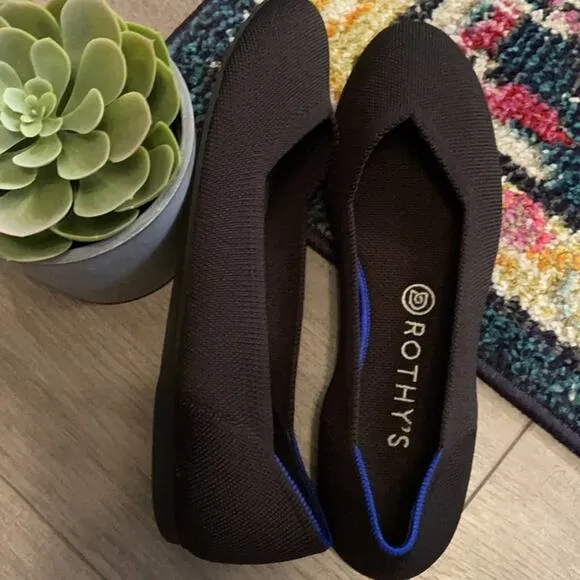 Rothys round toe size 5.5 black womans flat shoes