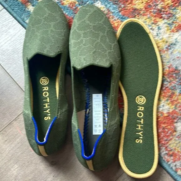 Rothys safari green size 10.5 woman flat loafer shoes
