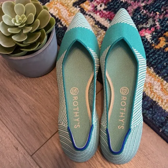 Rothys the point size 12 sherbet green woman’s flat shoes