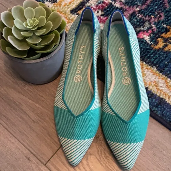 Rothys the point size 12 sherbet green woman’s flat shoes