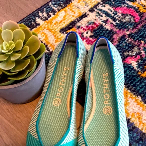 Rothys the point size 12 sherbet green woman’s flat shoes