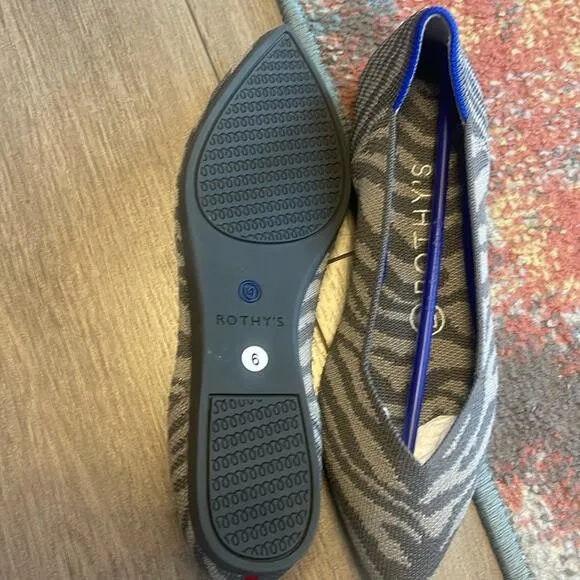 Rothy’s zebra gray size 6 flat pointed woman’s shoes