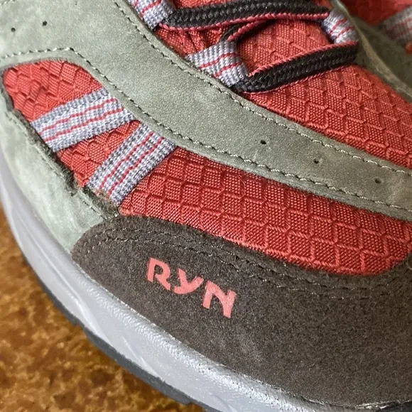 RYN TRAIL COMFORT WALKER GRAY AND RED SUEDE LEATHER HIKING WALKING SHOES