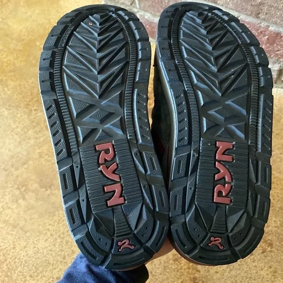 RYN TRAIL COMFORT WALKER GRAY AND RED SUEDE LEATHER HIKING WALKING SHOES