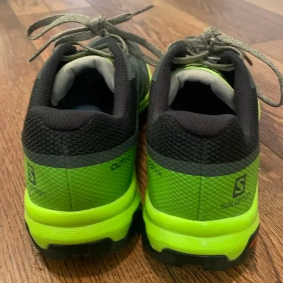 Salomon Men's Outline Hiking Shoes in Size 10.5