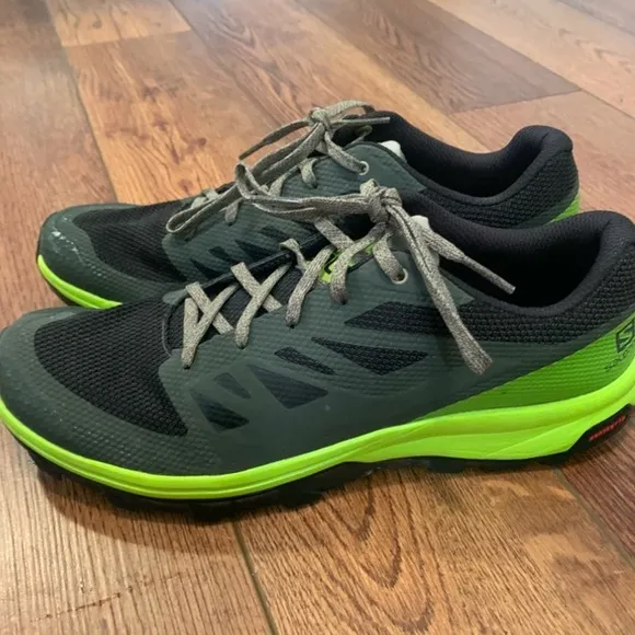 Salomon Men's Outline Hiking Shoes in Size 10.5