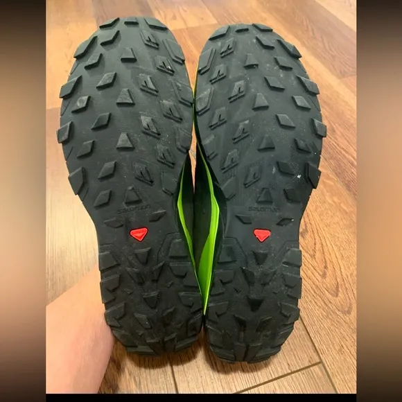 Salomon Men's Outline Hiking Shoes in Size 10.5