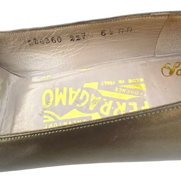 Salvatore Ferragamo Vara Bow Details Flat Shoes Metallic Gold Green Leather