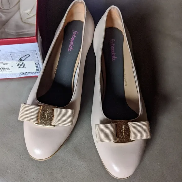 Salvatore Ferragamo Vara Leather Kitten Heel