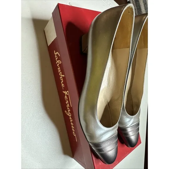 salvatore Ferragamo Women's  Shoes 6 AA Flat (Narrow) Navone Nordstrom $230 Box