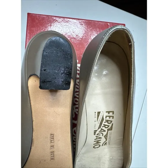 salvatore Ferragamo Women's  Shoes 6 AA Flat (Narrow) Navone Nordstrom $230 Box