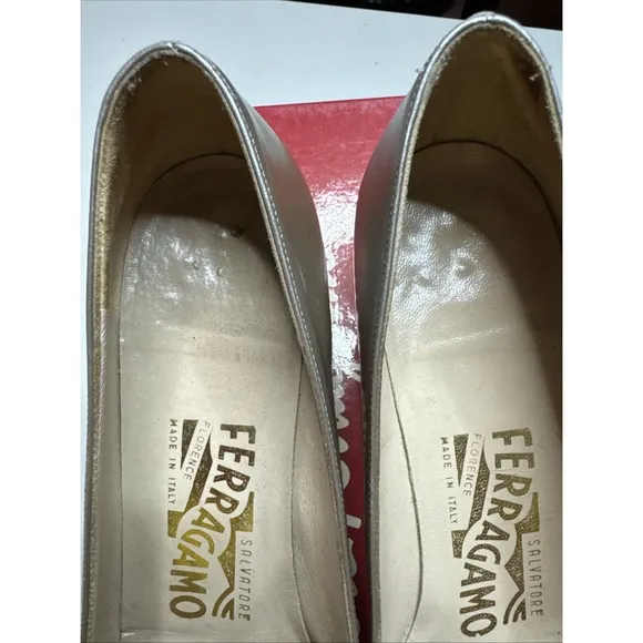 salvatore Ferragamo Women's  Shoes 6 AA Flat (Narrow) Navone Nordstrom $230 Box