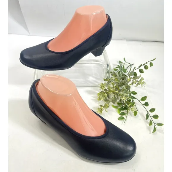 SAS Womens Navy Blue Pump Slip On Shoe Size 7.5 Wide Low Block Heel Milano