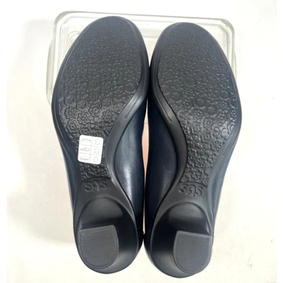 SAS Womens Navy Blue Pump Slip On Shoe Size 7.5 Wide Low Block Heel Milano