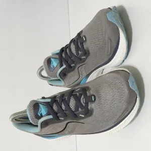 Saucony gray Triumph 19 running sneakers women's size 7